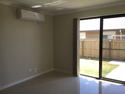 2 / 5 Corack Ave, Cambooya