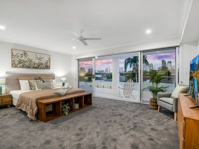 19 Summerland Ky, Broadbeach Waters