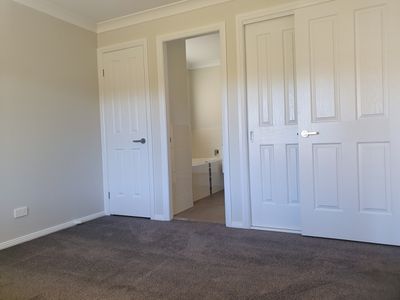 6A Drover Avenue, Dubbo