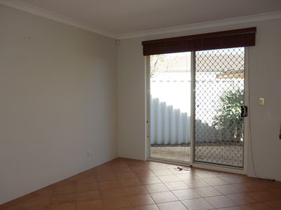 3/8 Piedmont Court, Nollamara