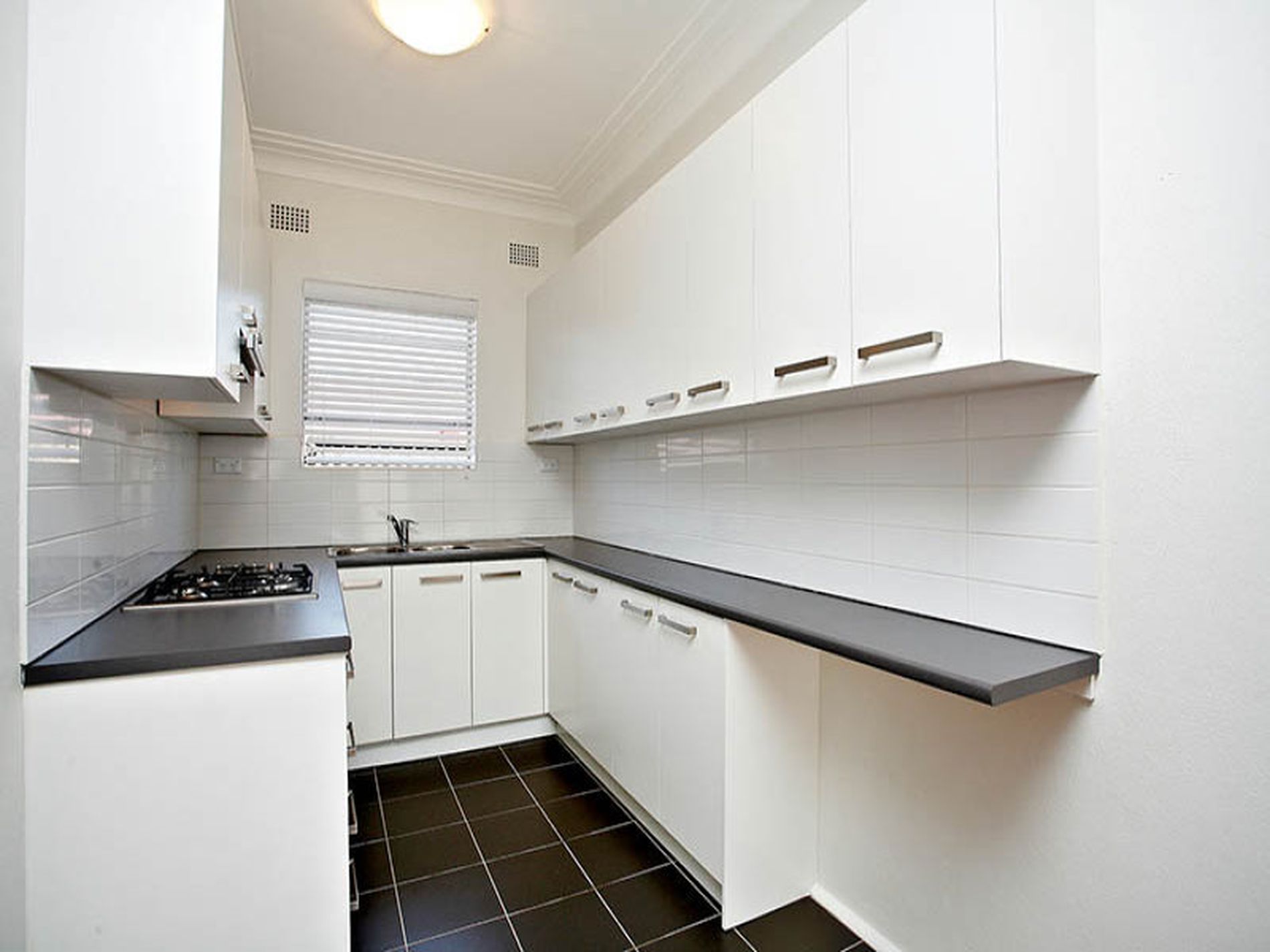 2 / 11 Derby St, Kogarah