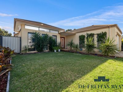 30 Bellavista Parade, Meadow Springs