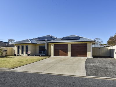 15a Tenth Street , Millicent