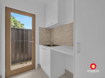 5 Dundee Street, Evanston