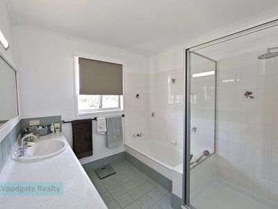 8 Theodolite Creek Dr, Woodgate
