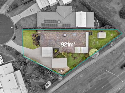 6 Helen Court, Melton West