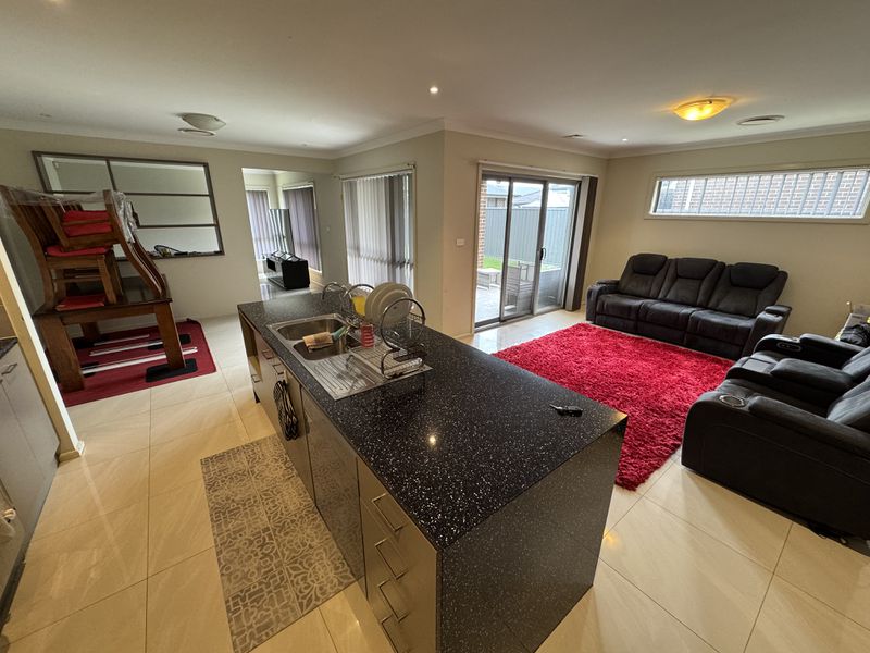 73 Jamboree Avenue, Leppington