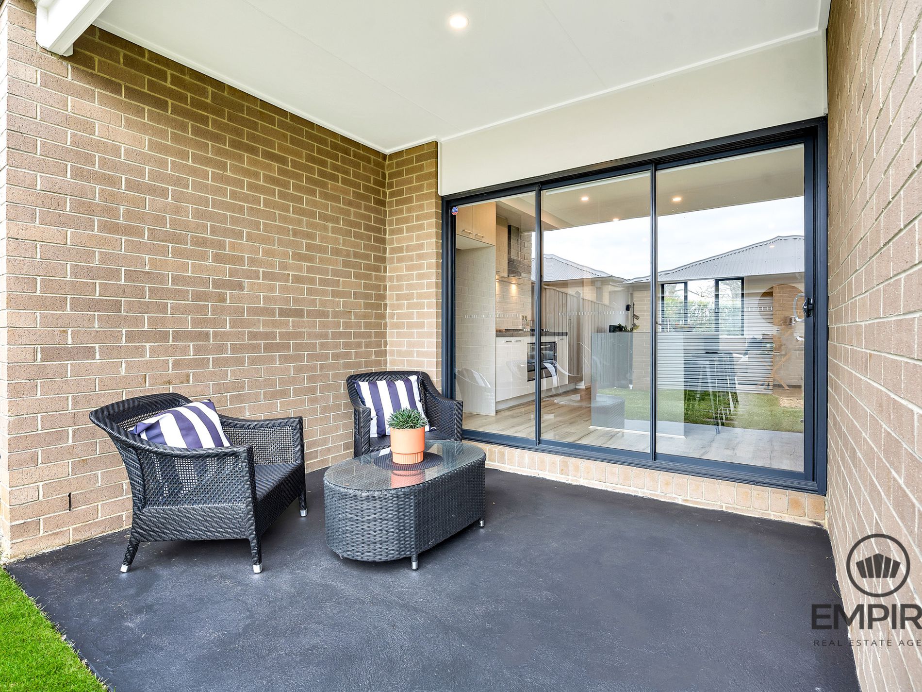 2 Plenty Way, Cranbourne North