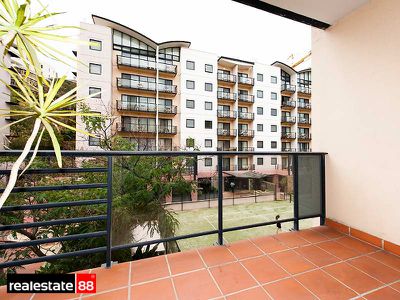 17 / 110 Mounts Bay Road, Perth