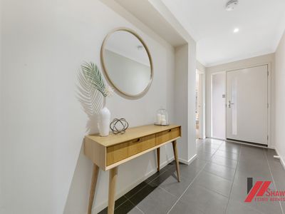 12 Bindarri Road, Manor Lakes