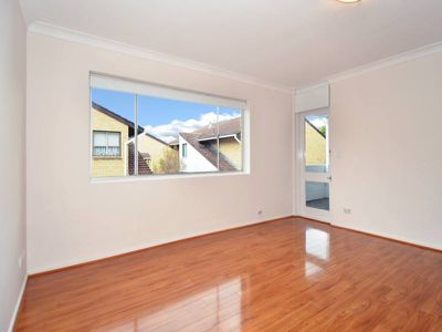 2 / 128 Lawrence Street, Freshwater