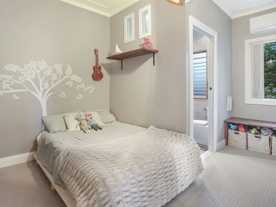 137 Lakeview Parade, Primbee