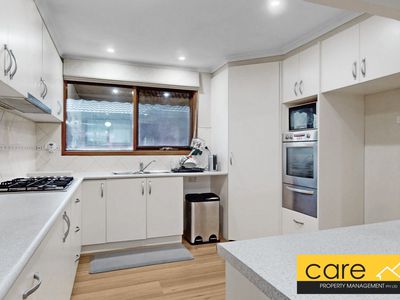 35 Oaktree Drive, Hampton Park