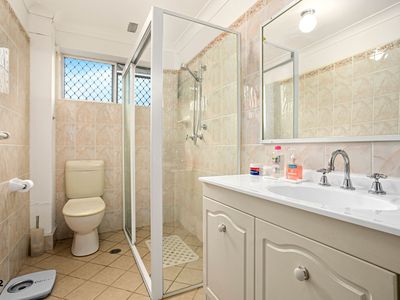2 / 2 Denison Avenue, Barrack Heights
