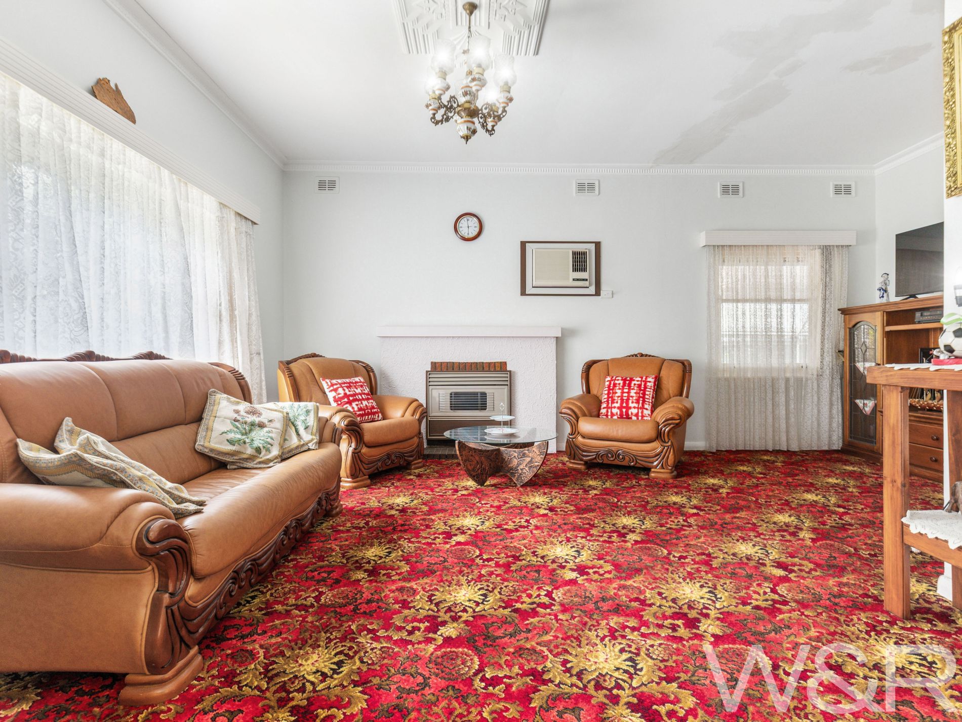 18 Hampton Street, Brooklyn Park