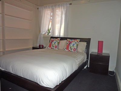 1 Stoney Creek Rd, Beverly Hills