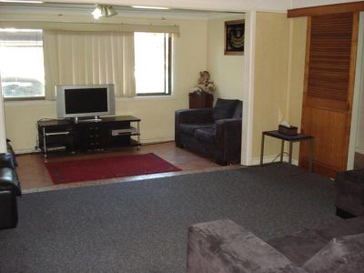 71 Canarys Road, Roselands