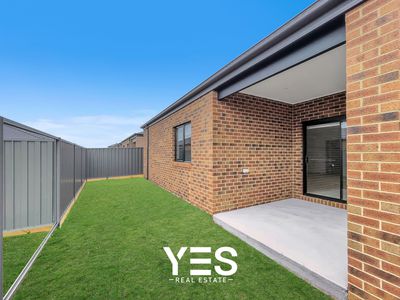 9 Evora Road, Clyde