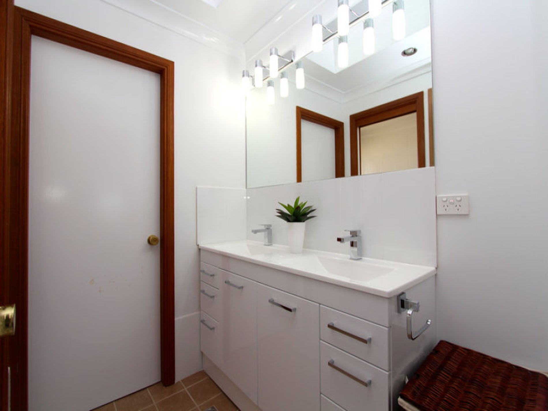 10 Dale Place, Windradyne