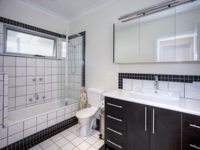 1 Roxanne Court, Woodend