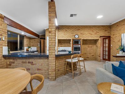 10 Turquoise Court, Forrestfield