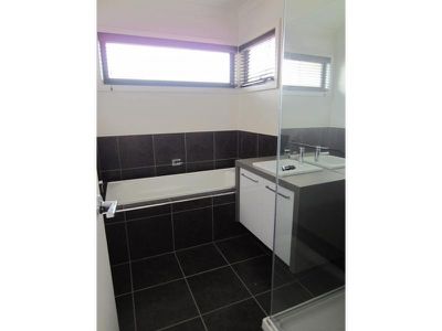 2-4 Casey Grove, Leopold