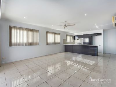 41 Hume Circuit, Warner