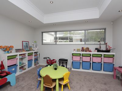 6 Barrow Crescent, North Coogee