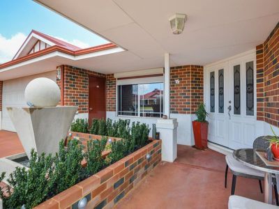 15 Vitali Crescent, Somerville