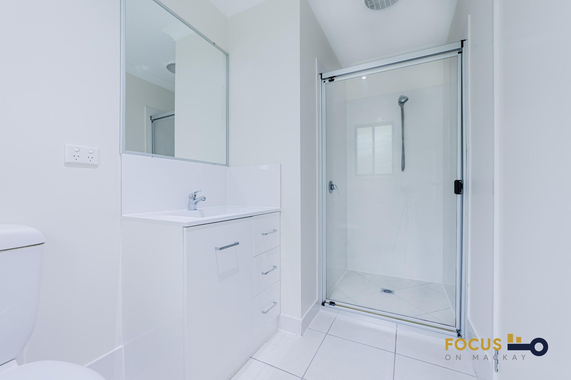 5 Chanelle Court, Glenella