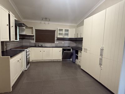 89 Hill Street, Parkes