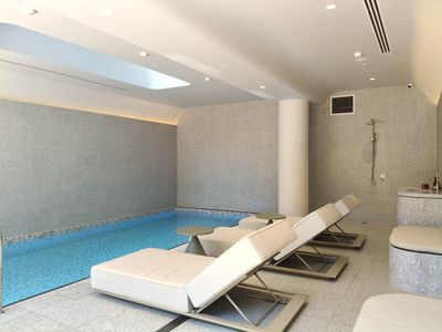 601 / 8 Louise Street, Melbourne