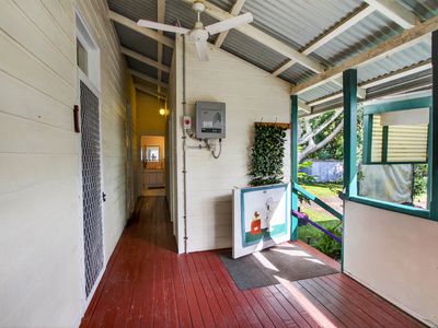 9 Bundesen Avenue, Midge Point