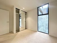 unit 102 / 150 Dudley Street, West Melbourne
