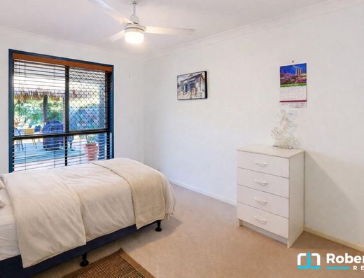 Spacious Home Offering Privacy, Pool & Side Access image 22