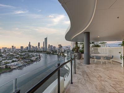 1007 / 15 Cannes Avenue, Surfers Paradise