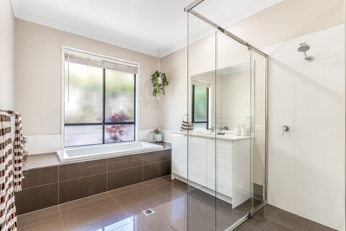 9 Livotto Drive, Richmond Hill