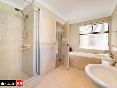 10 St Oswald Rise, Churchlands
