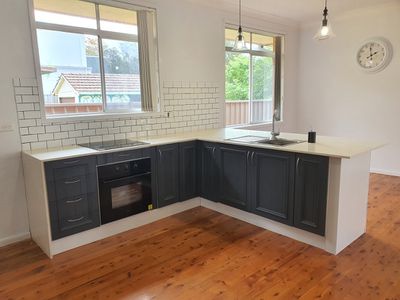 15 The Esplanade, Oak Flats