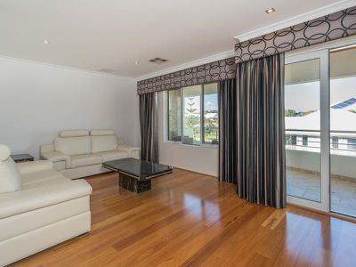50 Maldives Drive, Hillarys