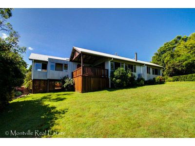 254 Western Avenue, Montville