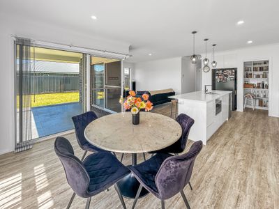 70 Azure Avenue, Dubbo