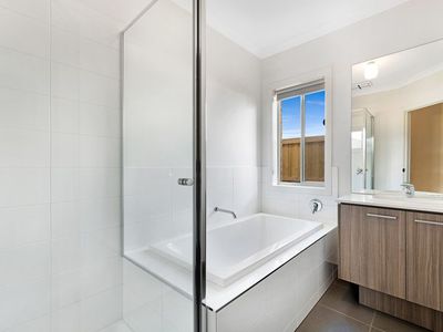 18 Ambient Way, Point Cook