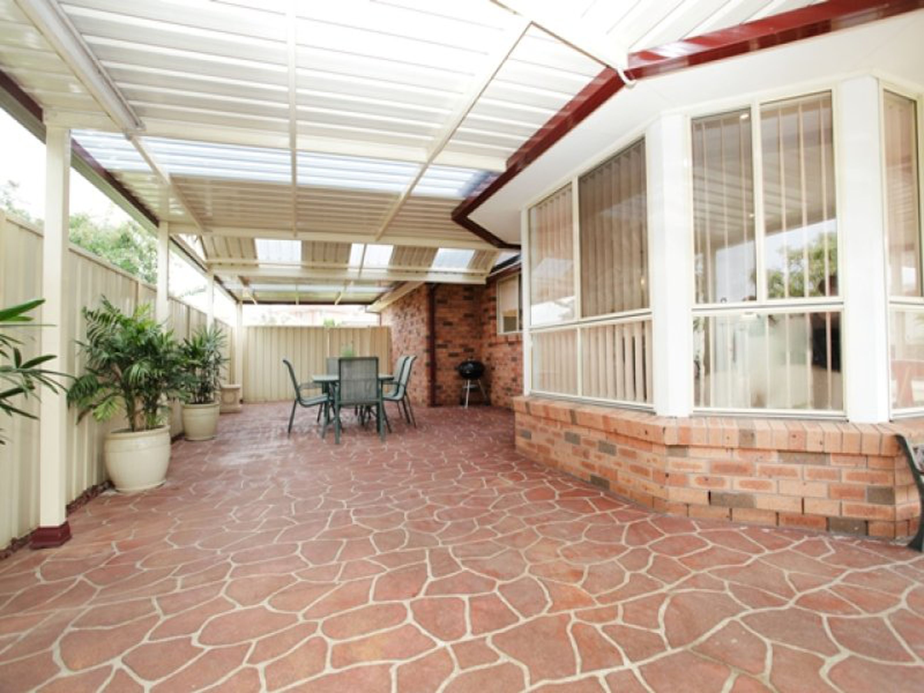 10 Beal Place, GLENMORE PARK
