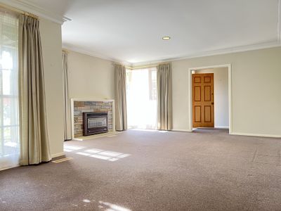 11 Walton Heath Crescent, Mount Waverley