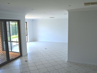 4 Paroo Place, Dubbo
