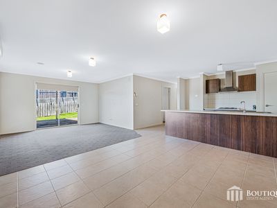 31 Adrian Drive, Pakenham