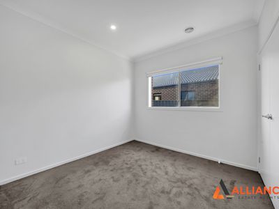 10 Nitre Street, Manor Lakes