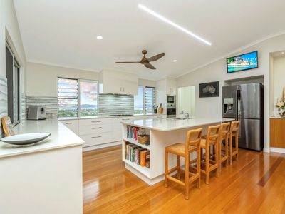 1 Seaview Court, Castle Hill