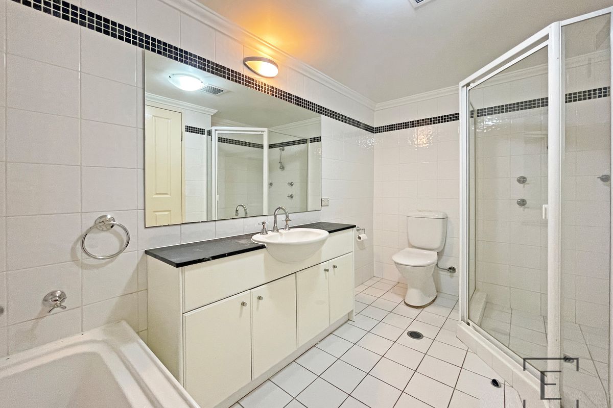 607 / 8 Wentworth Drive, Liberty Grove